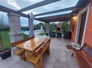 Outdoor dining - House in Nature - House (Tinjan)