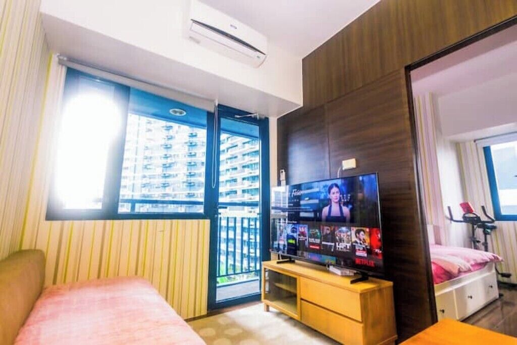 1 bedroom, desk, iron/ironing board, WiFi