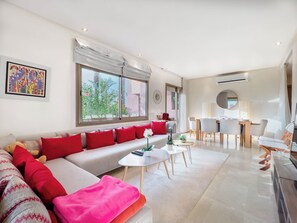 Living area - Bouzoubaa Vacation Homes Appt 3 Bedrooms Marrakech Breakfast Included! (Marrakech)