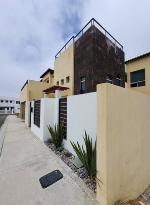 Exterior - Tranquil 3-bedroom house with WiFi in Baja California (baja california)