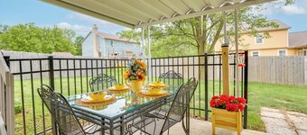 17 Mi to Columbus: Pickerington Home w/ Fire Pit!