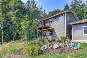 Exterior - 4 Mi to Sandy River Access: Studio w/ Mtn Views! (Sandy)
