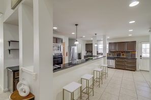 Fridge, microwave, stovetop, dishwasher - Pool Table & Patio w/ Bar: Spacious Houston Gem! (Houston)