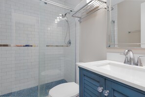 Shower, hair dryer, towels - Beach, Views, and Relaxation at "What The Shell"! (North Topsail Beach)