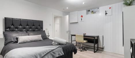 1 Schlafzimmer, Bügeleisen/Bügelbrett, WLAN, Bettwäsche