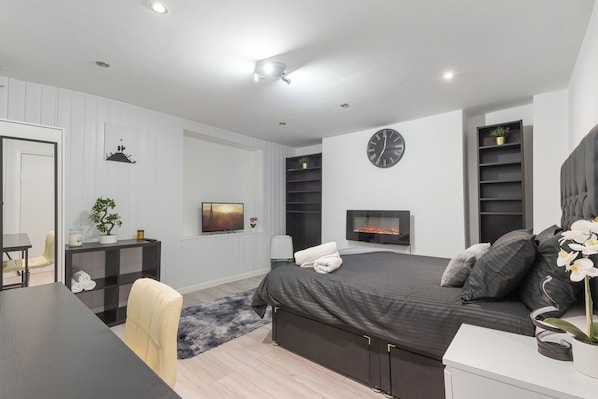 1 chambre, fer et planche à repasser, Wi-Fi, draps fournis