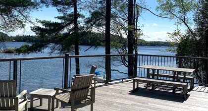 3 bed 1 bath Cottage on Lake Rosseau with 2 bed 1 bath Guest Bunkie