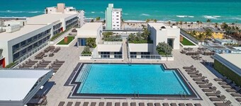 Hollywood Beachfront Apartment at COSTA