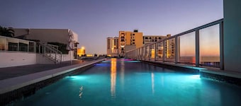 Hollywood Beachfront Apartment at COSTA