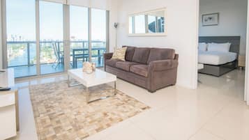 智能電視、 辦公室