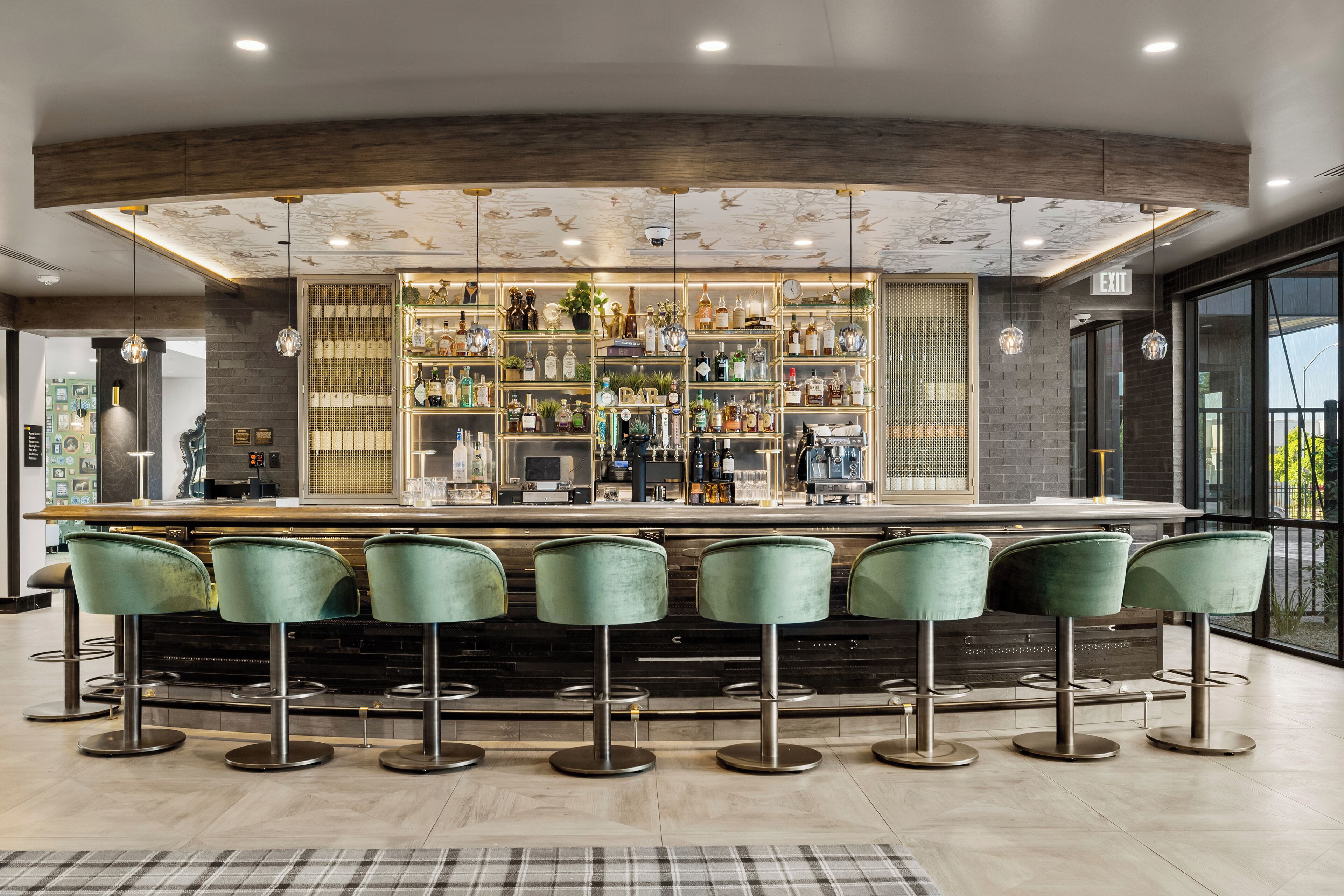2 bars/lounges, rooftop bar