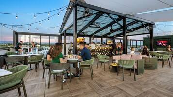 2 bares, bar en la azotea