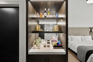 Ropa de cama hipoalergénica y minibar 