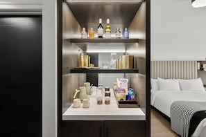 1 bedroom, hypo-allergenic bedding, minibar, in-room safe