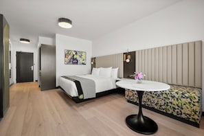 1 bedroom, hypo-allergenic bedding, minibar, in-room safe