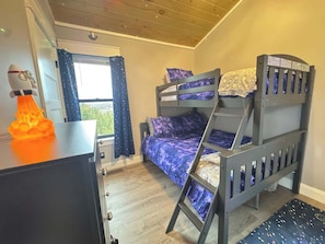 3 Schlafzimmer, Bügeleisen/Bügelbrett, Reisekinderbett, WLAN