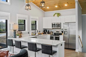 Fridge, microwave, oven, stovetop - Timberlake Retreat - Built 2024 (Sevierville)