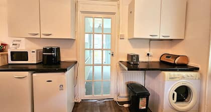 3br-5guests-parking-netflix-10mincentralnottingham