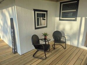 Terrace/patio - Charming 1-bedroom house heat AC, WiFi in lovely Tuttle / Bridge Creek Oklahoma (Tuttle)