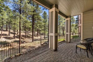 Terrace/patio - 2 BR 2.5 BTH + loft - Central, A/C & Spacious! (Flagstaff)