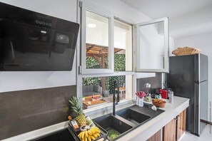 Fridge, microwave, oven, dishwasher