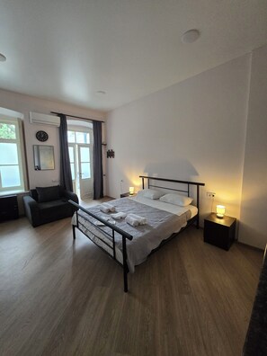 1 bedroom, desk, iron/ironing board, free WiFi - Art Nouveau 13 (Tbilisi)