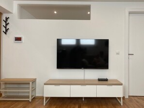 Interior - 1,5-room, top equipped, 4 pers., basement, parking lot, self check-in (Flintsbach am Inn)