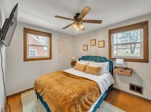 4 bedrooms, free WiFi, bed sheets