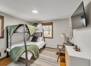 4 bedrooms, free WiFi, bed sheets