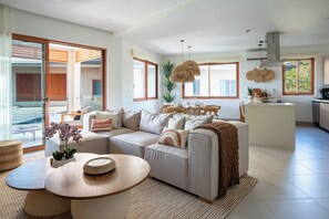 Smart TV - Luxury Ocean-View Condo with Infinity Pool & Panoramic Views – Tamarindo (Tamarindo)