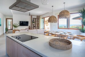 Dining - Luxury Ocean-View Condo with Infinity Pool & Panoramic Views – Tamarindo (Tamarindo)