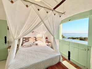 Deluxe tweepersoonskamer, uitzicht op zee | Gratis wifi