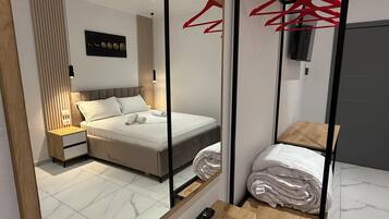 Deluxe Double Room, Balcony | Desk, laptop workspace, free WiFi