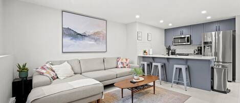 Smart TV, video games