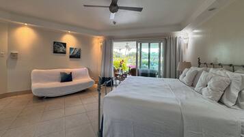 3 bedrooms, in-room safe, desk, iron/ironing board