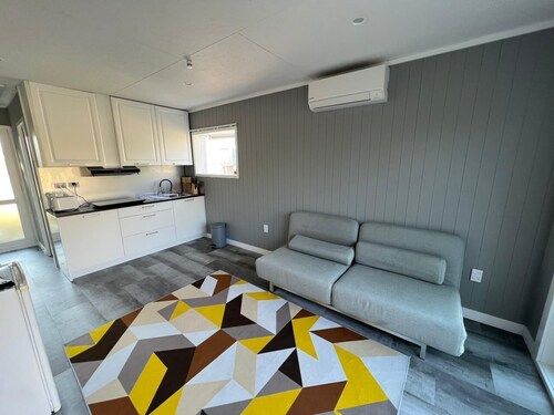 Brand new Guesthouse
Completely Private.
2 min drive or 10 min walk to the lake.