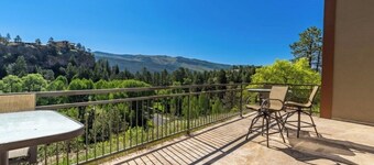 Luxurious studio condo in lovely Durango, Colorado.  Stay and Play year round.
