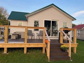 Terrace/patio - 1000 Islands Waterfront Cottage (Fishers Landing)
