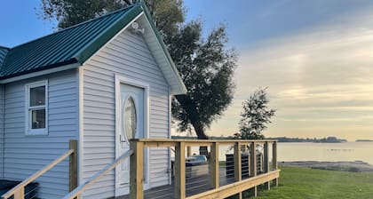 1000 Islands Waterfront Cottage