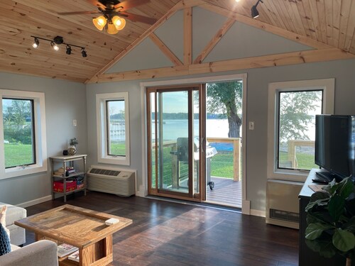 1000 Islands Waterfront Cottage