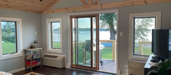 1000 Islands Waterfront Cottage