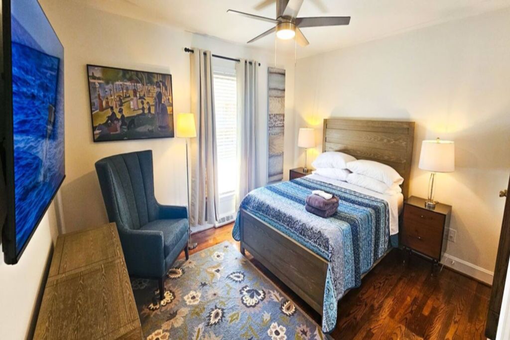 2 bedrooms, iron/ironing board, WiFi, bed sheets