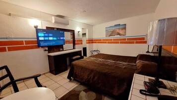 Comfort Room, Garden View | Laptop workspace, free WiFi, bed sheets