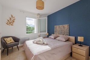 1 室のベッドルーム、アイロン / アイロン台、WiFi (無料)