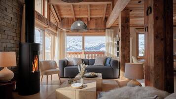 TV, peis og stereoanlegg