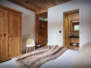 4 chambres, fer et planche à repasser, Wi-Fi, draps fournis