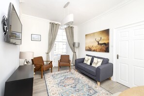 Smart TV - Argyl | 2 Bedroom Apt. on Thistle Street (Edinburgh)