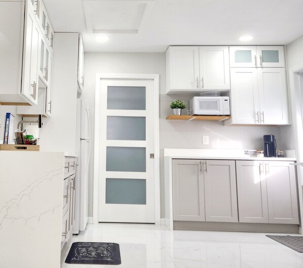 電子レンジ、コンロ