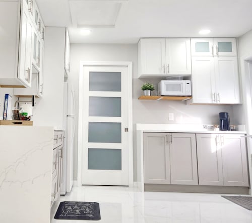 New! Serenity Villa. Cozy and modern. Enjoy Florida and rest happy!