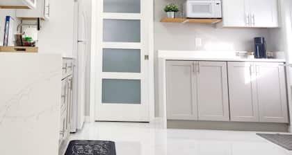 Beautiful Serenity Villa. Cozy and modern. Enjoy Florida and rest happy!